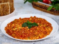 املت به همراه دورچین